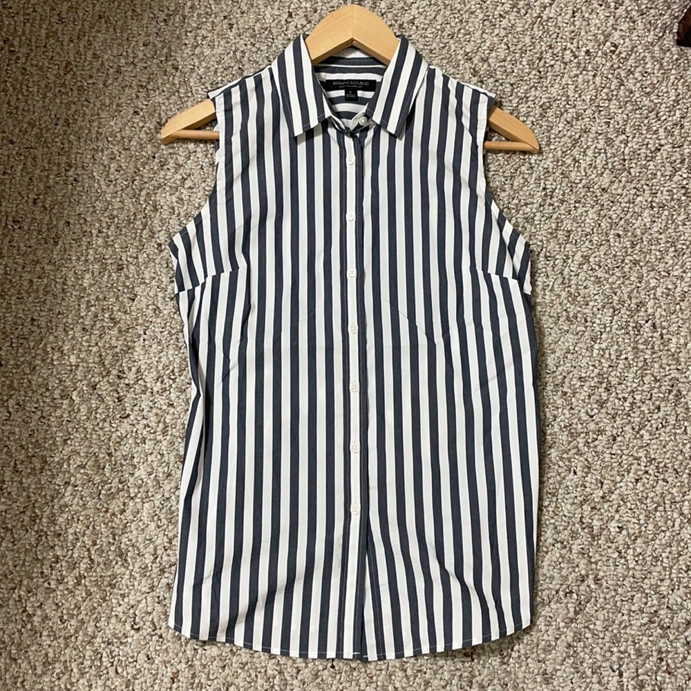 Banana sleeveless shirt